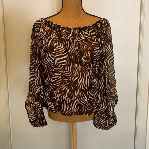 Emma Rose Women's Tiger Print Blouse - Picture 1 of 3